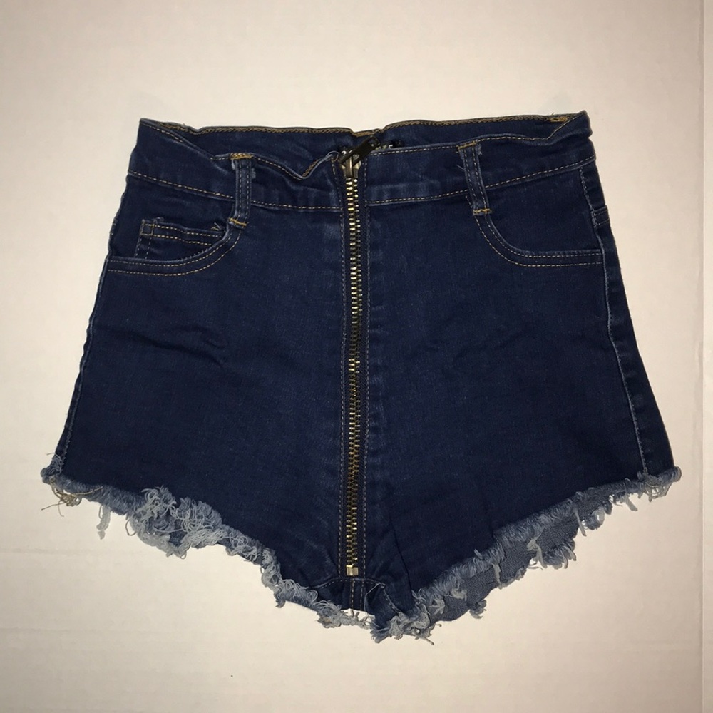 36 point 5 frayed hem zipper jean shorts